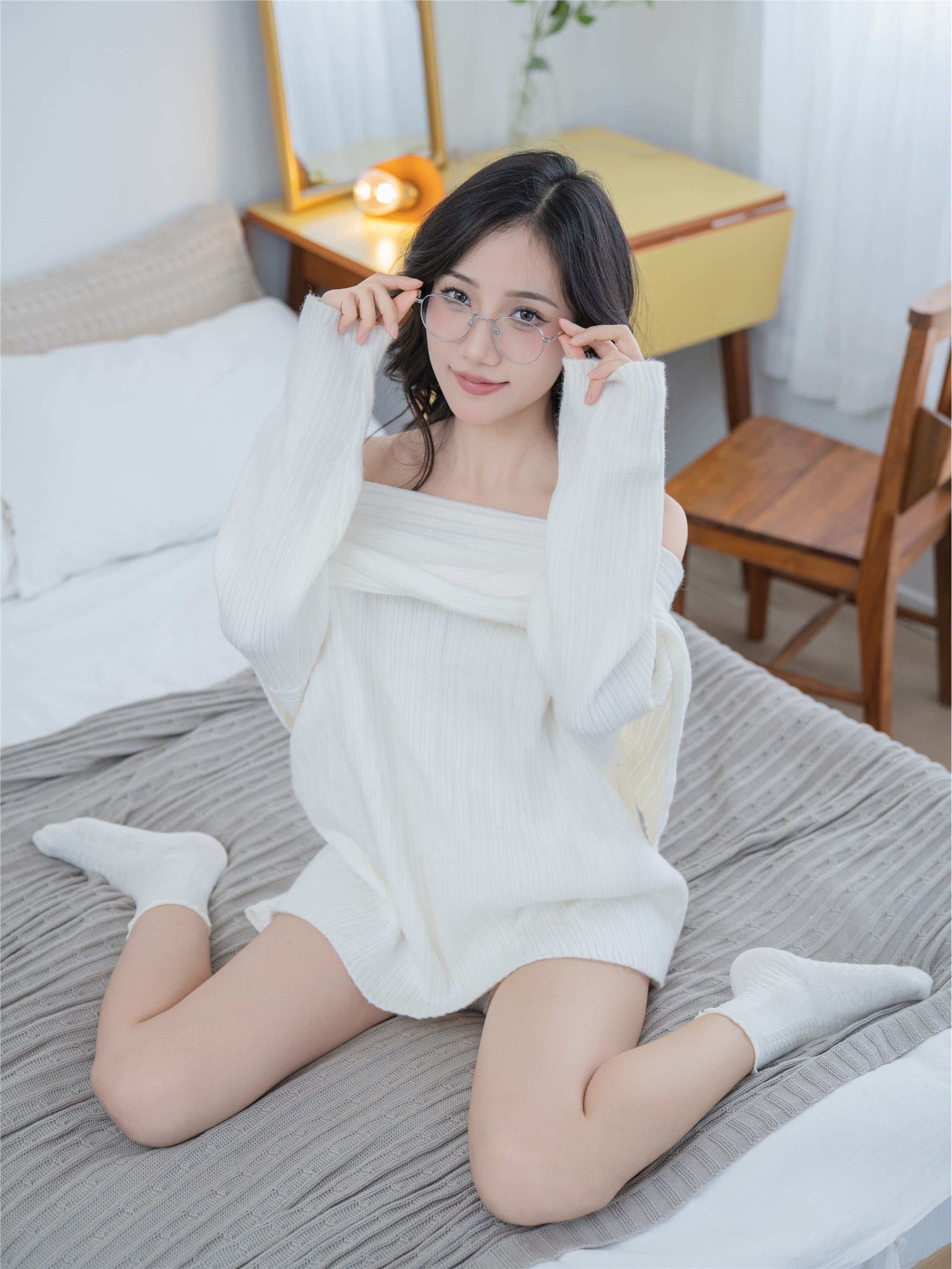 YITUYU艺图语 2025.01.19 白色毛衣 o1ne万